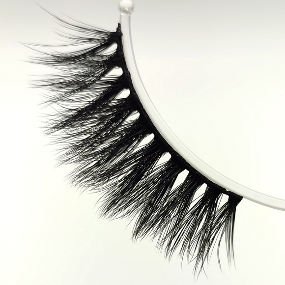 CosmicFlutter (Style #H632) 20-23mm Cruelty-Free 3D Mink Lash - Picture 6 of 16